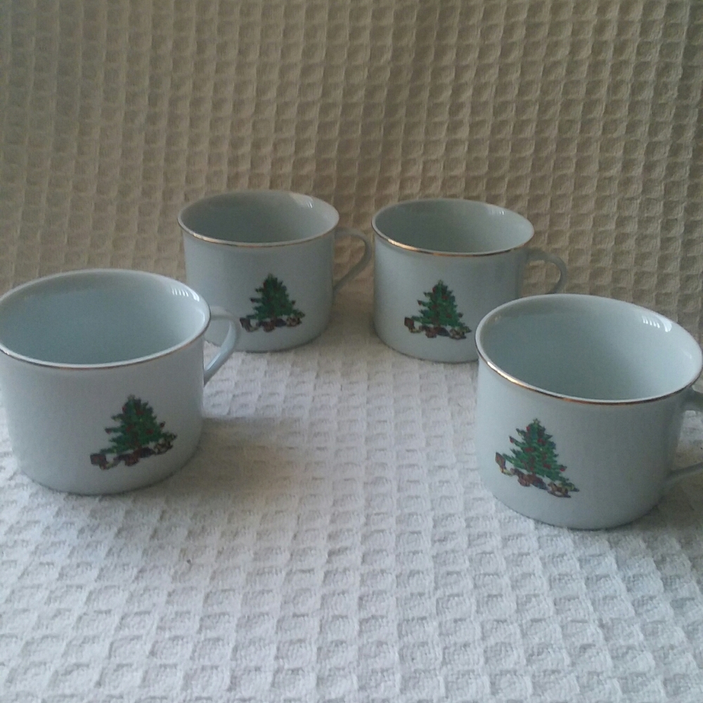 Holiday Hostess Set of 4 Christmas Tree Cups